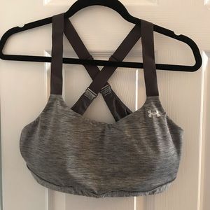 Never worn Under Armour Sports Bra
